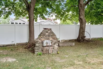 25 Starr St, Leominster, MA 01453 - Photo 16