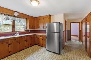 25 Starr St, Leominster, MA 01453 - Photo 2