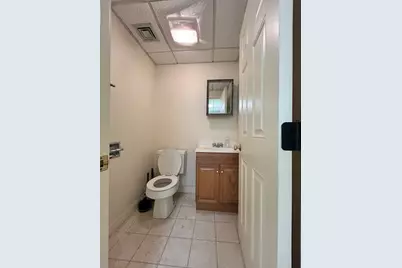 864 Plain St-   Garage, Marshfield, MA 02050 - Photo 4