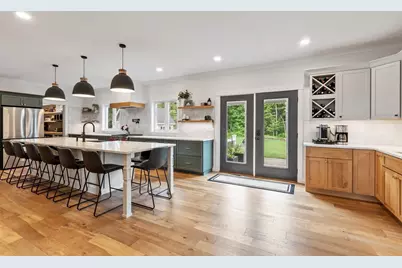 989 Pleasant St, Leominster, MA 01453 - Photo 6