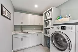 989 Pleasant St, Leominster, MA 01453 - Photo 24