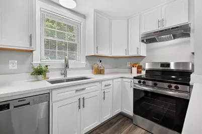 20 Vaughn Ct, Stoughton, MA 02072 - Photo 4