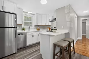 20 Vaughn Ct, Stoughton, MA 02072 - Photo 2