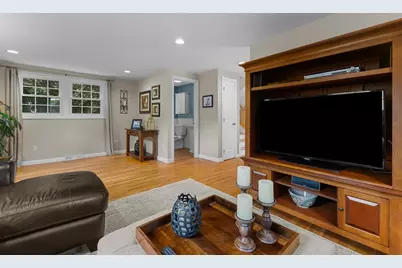 7 Eaton Dr, Hudson, MA 01749 - Photo 4