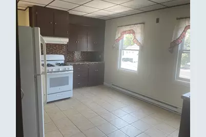 212 School St #2, Taunton, MA 02780 - Photo 2