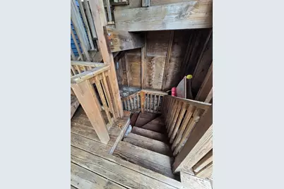 9 Lincoln St, Boston, MA 02122 - Photo 18