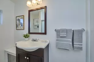 20 Hereford St, Boston, MA 02115 - Photo 14