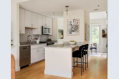 22 Blue Jay Cir #22, Boston, MA 02126 - Photo 6
