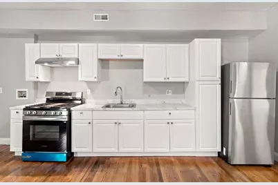 183 Chestnut St #2L, Holyoke, MA 01040 - Photo 2