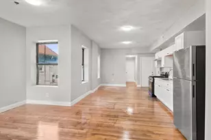 183 Chestnut St, Holyoke, MA 01040 - Photo 1