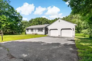 39 Grant St, Attleboro, MA 02703 - Photo 2