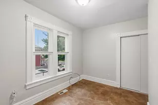 44 Glen St, Holyoke, MA 01040 - Photo 30
