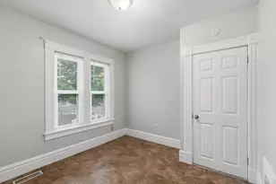 44 Glen St, Holyoke, MA 01040 - Photo 22