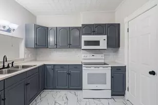44 Glen St, Holyoke, MA 01040 - Photo 14