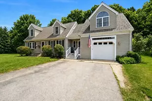50 Trinity Cir, Attleboro, MA 02703 - Photo 2