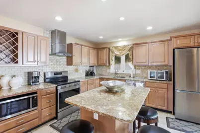 39 Sunflower Rd, Holbrook, MA 02343 - Photo 10