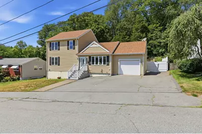 39 Sunflower Rd, Holbrook, MA 02343 - Photo 2