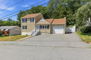 39 Sunflower Rd, Holbrook, MA 02343 - Photo 2