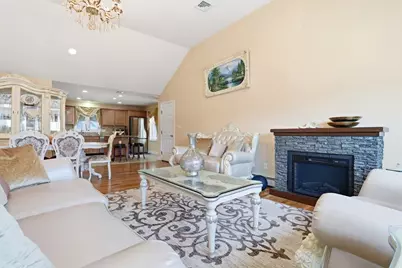 39 Sunflower Rd, Holbrook, MA 02343 - Photo 4