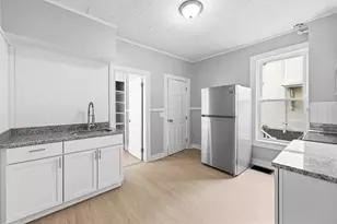 29 Yale St, Springfield, MA 01109 - Photo 6