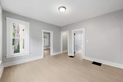 29 Yale St, Springfield, MA 01109 - Photo 4