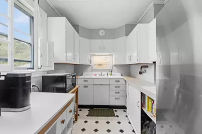 56 Hathaway Rd, Dartmouth, MA 02747 - Photo 18