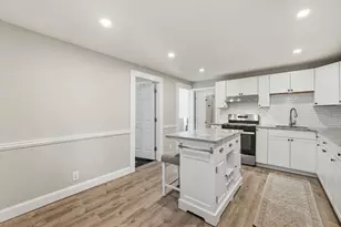 220 University Ave, Lowell, MA 01854 - Photo 6