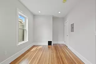 16 Leslie St, Boston, MA 02122 - Photo 10