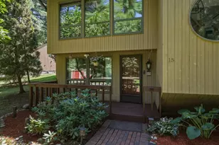 15 Ladyslipper Cir, Amherst, MA 01002 - Photo 2