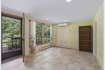 15 Ladyslipper Cir, Amherst, MA 01002 - Photo 4