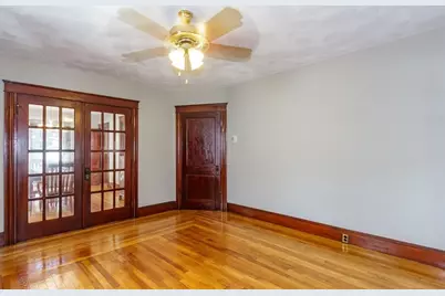 242 Beacon St, Lowell, MA 01850 - Photo 18