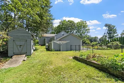 397 Pleasant St, Barre, MA 01005 - Photo 30
