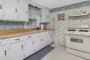 71 Farnum Rd, Waltham, MA 02453 - Photo 6