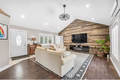 35 East Glen St, Westfield, MA 01085 - Photo 6