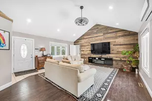 35 East Glen St, Westfield, MA 01085 - Photo 6