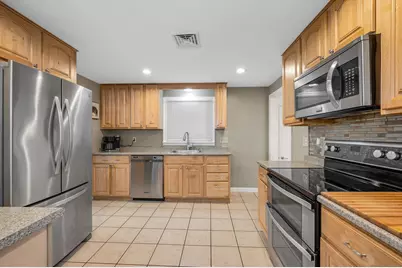 1295 Hildreth St, Dracut, MA 01826 - Photo 6