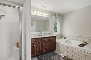 176 Southold Rd, Auburn, MA 01501 - Photo 16