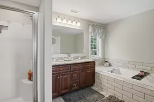 176 Southold Rd, Auburn, MA 01501 - Photo 16