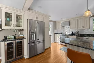 28 Lawrence St, Danvers, MA 01923 - Photo 2