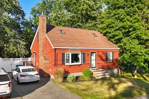 28 Lawrence St, Danvers, MA 01923 - Photo 30