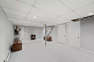 28 Lawrence St, Danvers, MA 01923 - Photo 16