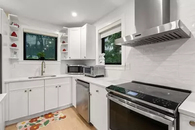 14 Brook Ave #2, Waltham, MA 02453 - Photo 4