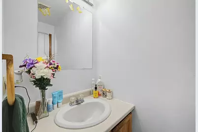 58-60 Beverly Lane, Springfield, MA 01151 - Photo 10
