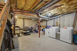 58-60 Beverly Ln, Springfield, MA 01151 - Photo 34