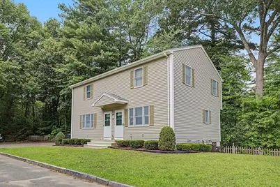 58-60 Beverly Lane, Springfield, MA 01151 - Photo 2