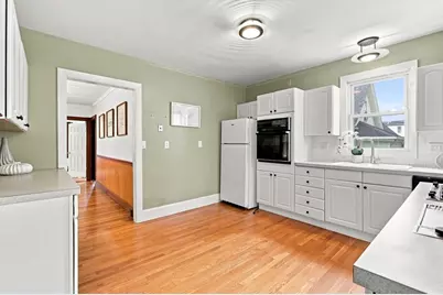13 Welsh St, Malden, MA 02148 - Photo 4