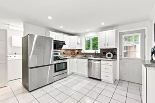 10 Freeman St, North Attleboro, MA 02763 - Photo 2
