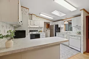33 Bayberry Dr, Gardner, MA 01440 - Photo 6