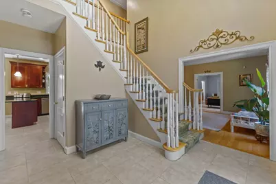 8 Karen Ln, Milford, MA 01757 - Photo 4