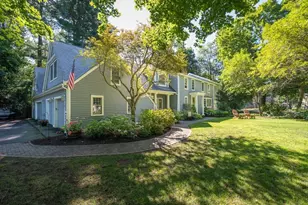2 Horseshoe Ln, Hamilton, MA 01982 - Photo 2